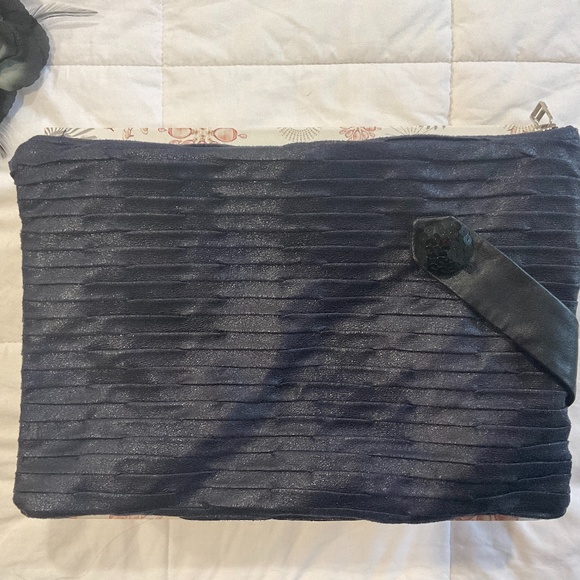 Navy Bag/Clutch - Picture 1 of 4